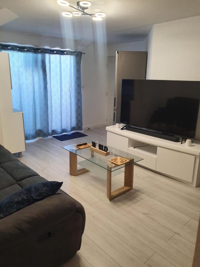 Appartement Cosy Proche De L'Aeroport T R A N S F E R T Sur Demande Saint-Denis Exterior photo
